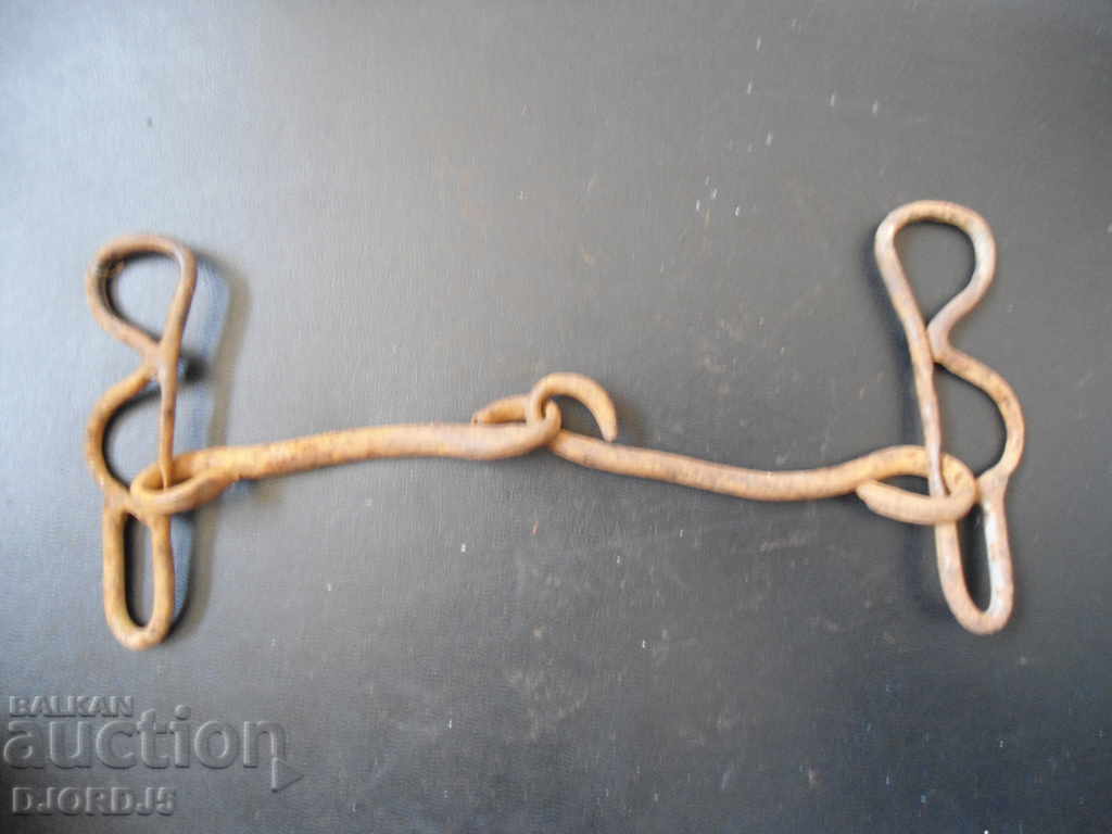 παλιά χαλινάρι με τιμή 3.00 BGN | € 1.53 παλιά χαλινάρι με τιμή 3.00 BGN | € 1.53