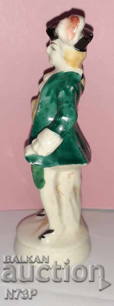 Delivery of OLD PORCELAIN FIGURE. HAND-PAINTED.