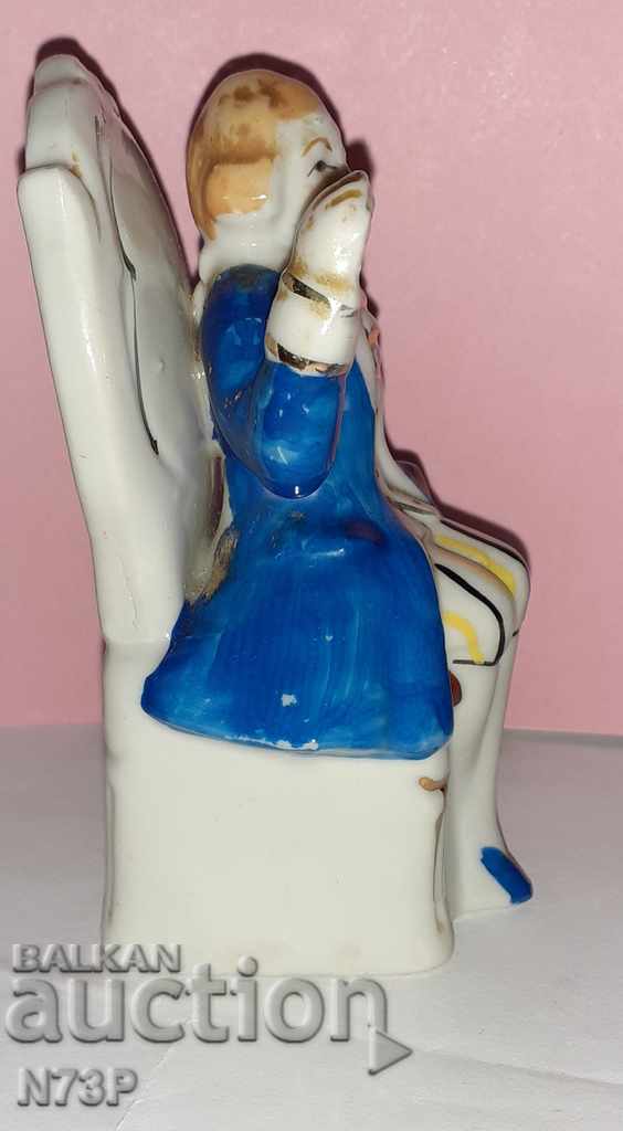 OLD PORCELAIN FIGURE. HAND-PAINTED. with price 12.00 BGN | € 6.14 OLD PORCELAIN FIGURE. HAND-PAINTED. with price 12.00 BGN | € 6.14
