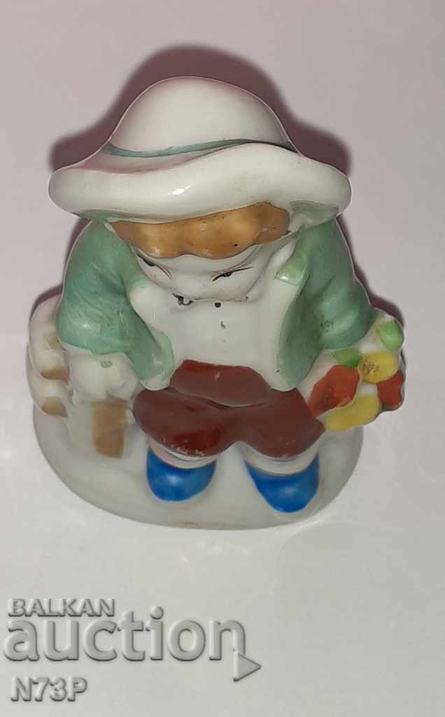 OLD PORCELAIN FIGURE. HAND-PAINTED. - 7 OLD PORCELAIN FIGURE. HAND-PAINTED. - 7