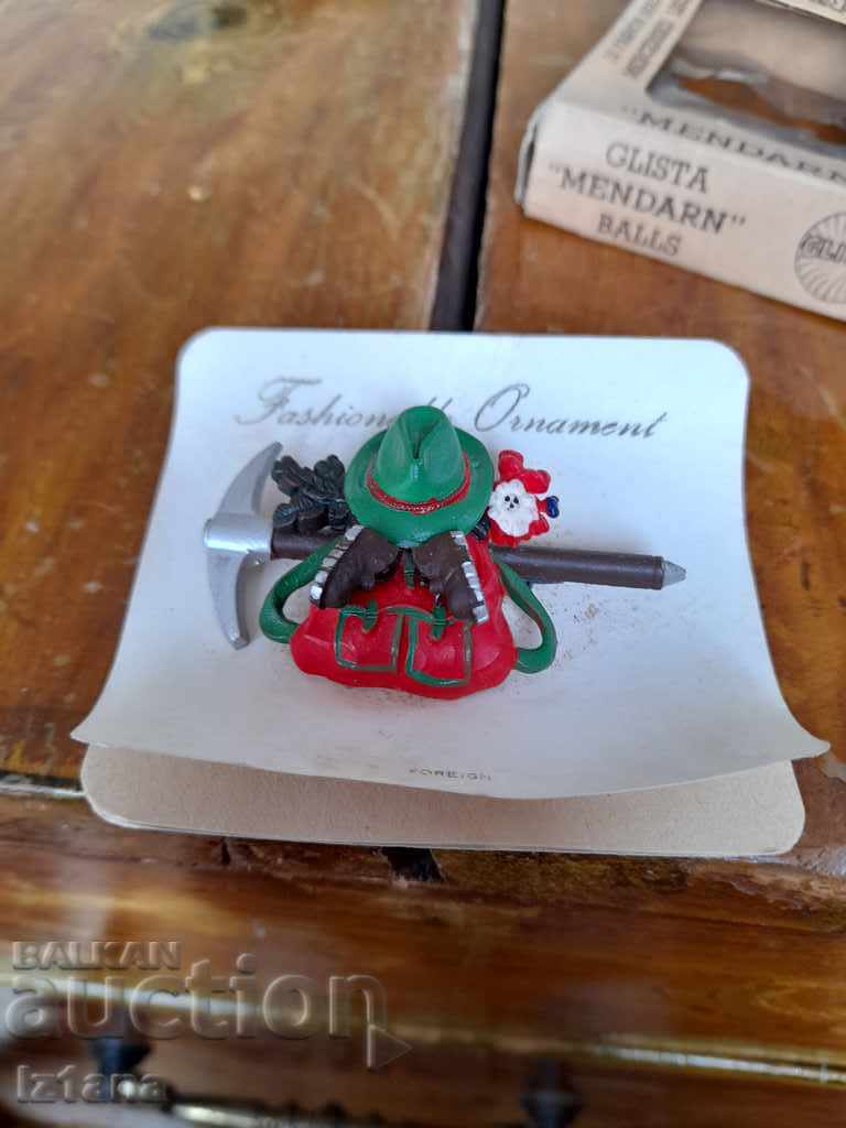 Auction Old Glista Mendarin brooch Auction Old Glista Mendarin brooch