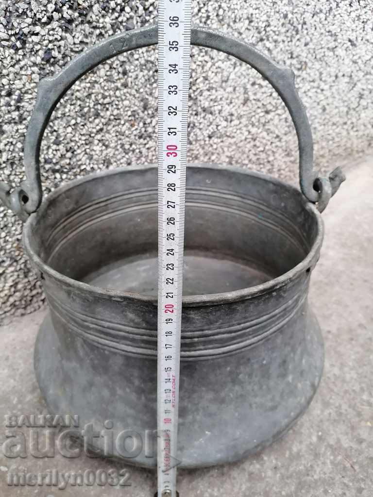 Auction Tinned coin, cauldron, copper, copper vessel Auction Tinned coin, cauldron, copper, copper vessel