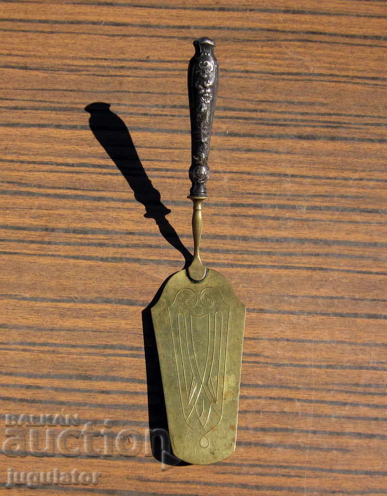 antique serving spatula with silver handle marked with price 30.00 BGN | € 15.34 antique serving spatula with silver handle marked with price 30.00 BGN | € 15.34