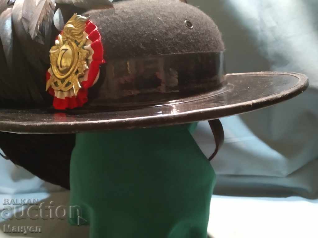 Auction Military Italian hat of the 27th Battaglione Bersaglieri. Auction Military Italian hat of the 27th Battaglione Bersaglieri.