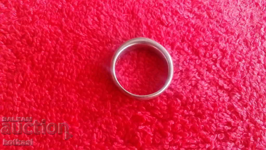 Licitație Marcaje inele vechi de argint 7,33 g. Licitație Marcaje inele vechi de argint 7,33 g.