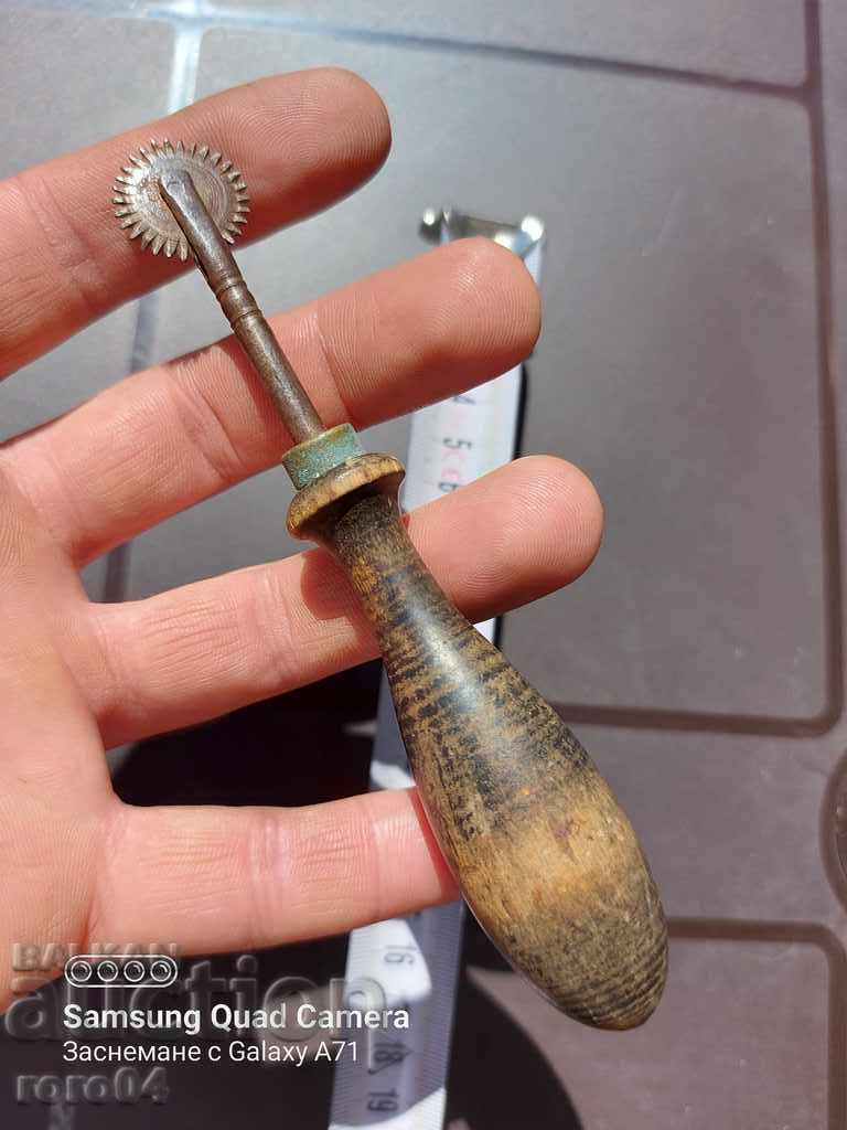 OLD LEATHER / SARASH TOOL - 7 OLD LEATHER / SARASH TOOL - 7