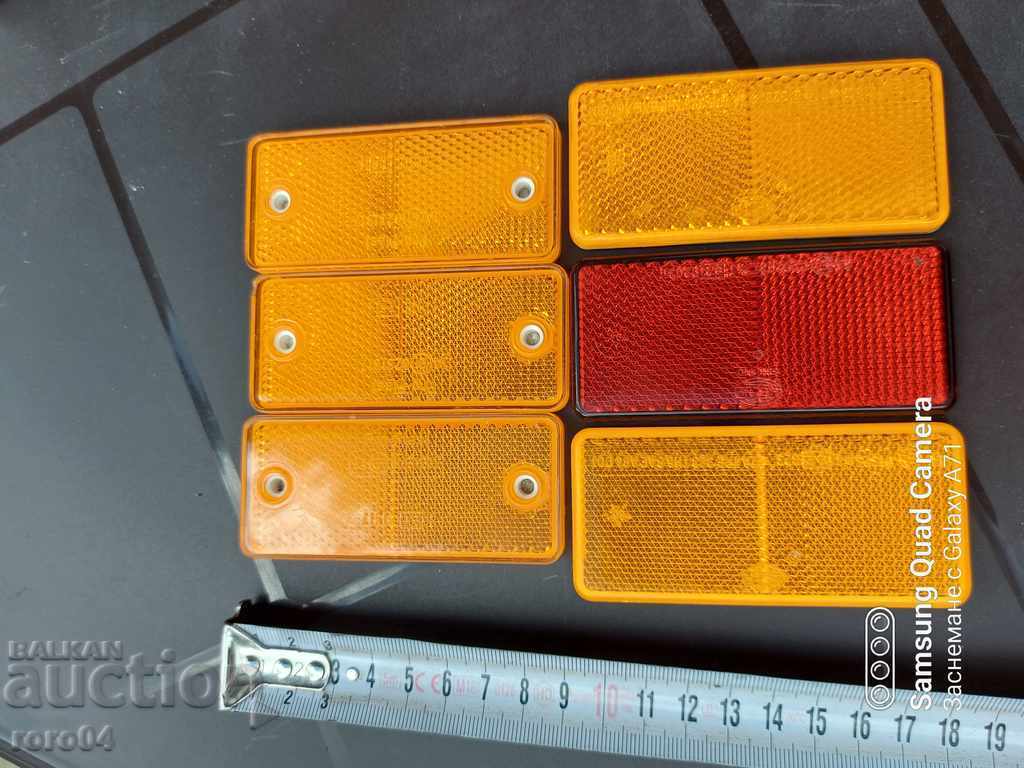 REFLECTORS with price 8.99 BGN | € 4.60 REFLECTORS with price 8.99 BGN | € 4.60