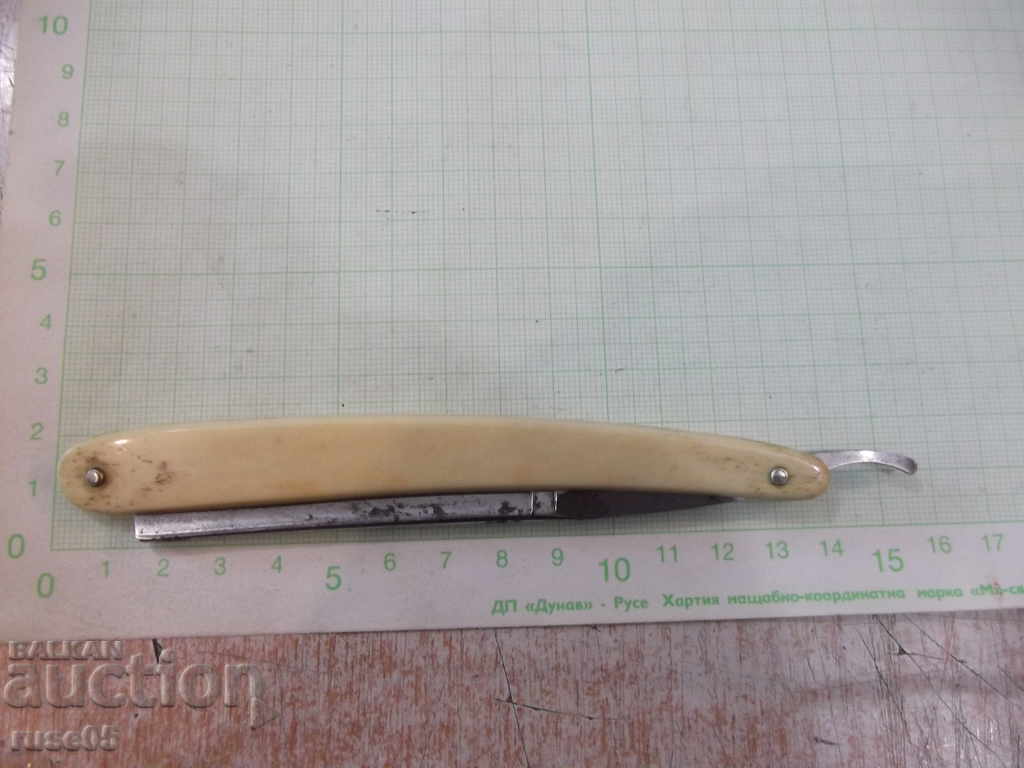 Razor "J.A.HENCKELS. SOLINGEN - ZWILLINGSWERK." - 6 Razor "J.A.HENCKELS. SOLINGEN - ZWILLINGSWERK." - 6