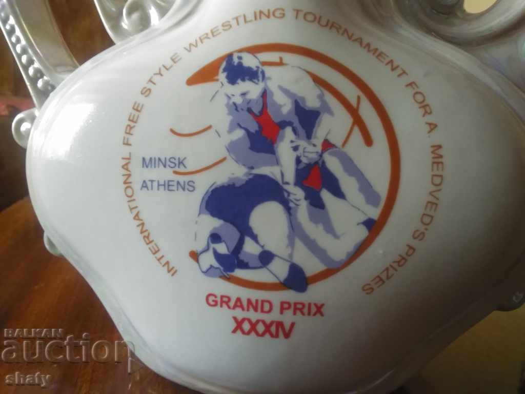 Τσαγιέρα από πορσελάνη από την Ολυμπιάδα με τιμή 155.00 BGN | € 79.25 Τσαγιέρα από πορσελάνη από την Ολυμπιάδα με τιμή 155.00 BGN | € 79.25