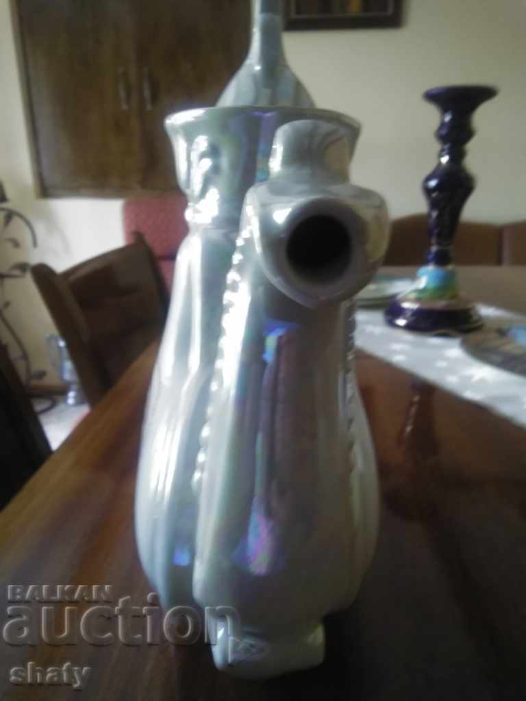 Παράδοση Τσαγιέρα από πορσελάνη από την Ολυμπιάδα Παράδοση Τσαγιέρα από πορσελάνη από την Ολυμπιάδα