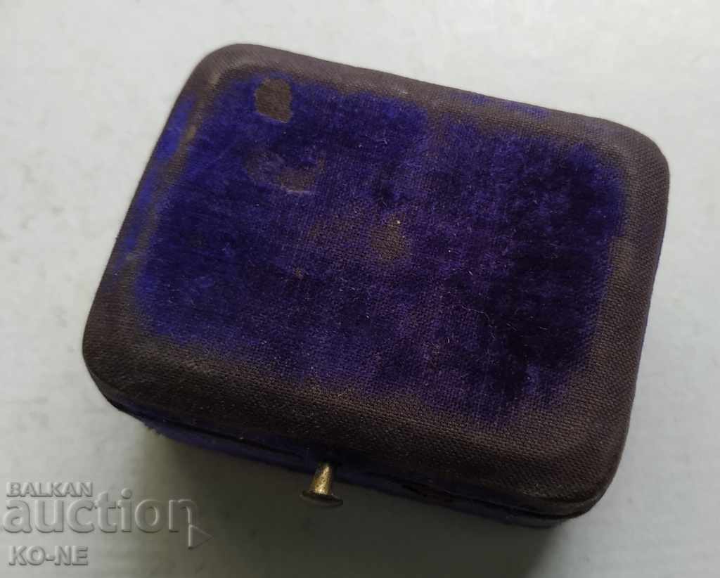 Caseta pentru bijuterii cu preț 20.00 BGN | € 10.23