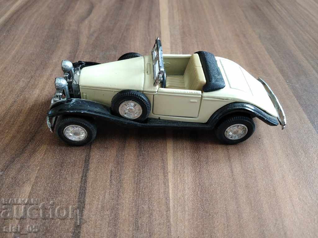 Auction Old metal cart, car model 1931 Auction Old metal cart, car model 1931