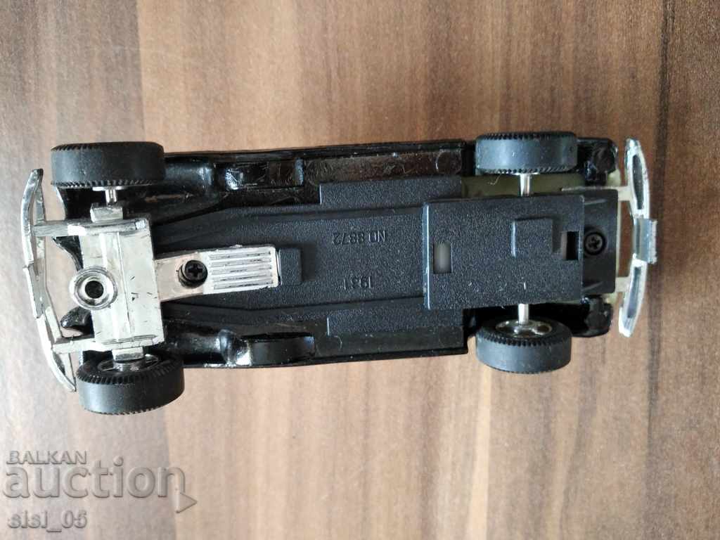 Old metal cart, car model 1931 - 6 Old metal cart, car model 1931 - 6