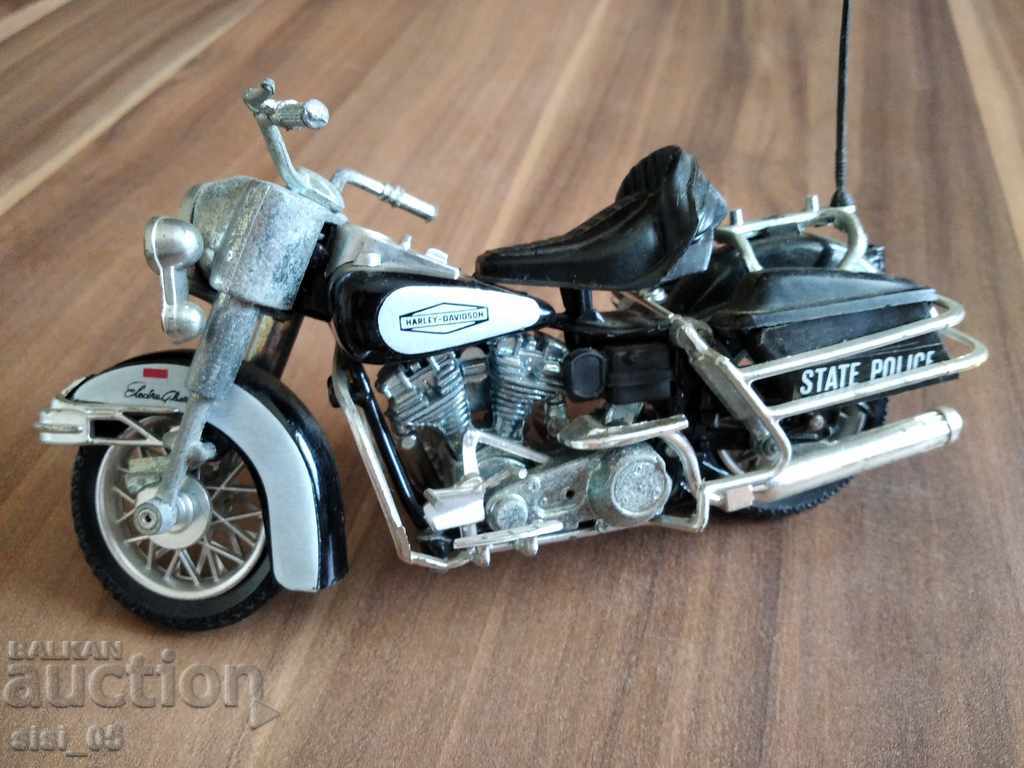 Old metal, plastic HARLEY DAVIDSON motor - 6 Old metal, plastic HARLEY DAVIDSON motor - 6