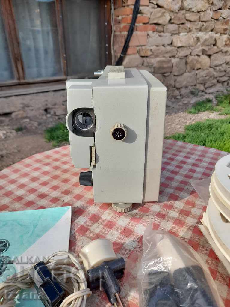 Delivery of Old Movie Projector Rus Delivery of Old Movie Projector Rus