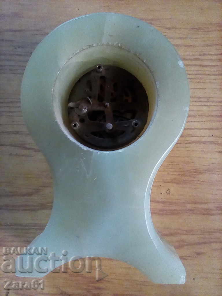 Auction Old table clock, agate Auction Old table clock, agate
