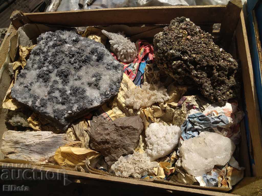 Cristale minerale roci