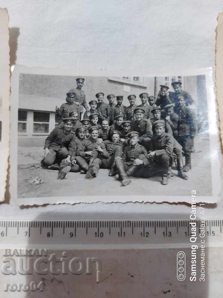 Delivery of MILITARY PHOTOS - WW II Delivery of MILITARY PHOTOS - WW II