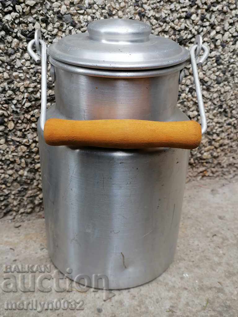 Auction Aluminum container for a milk barreled drum binon Auction Aluminum container for a milk barreled drum binon