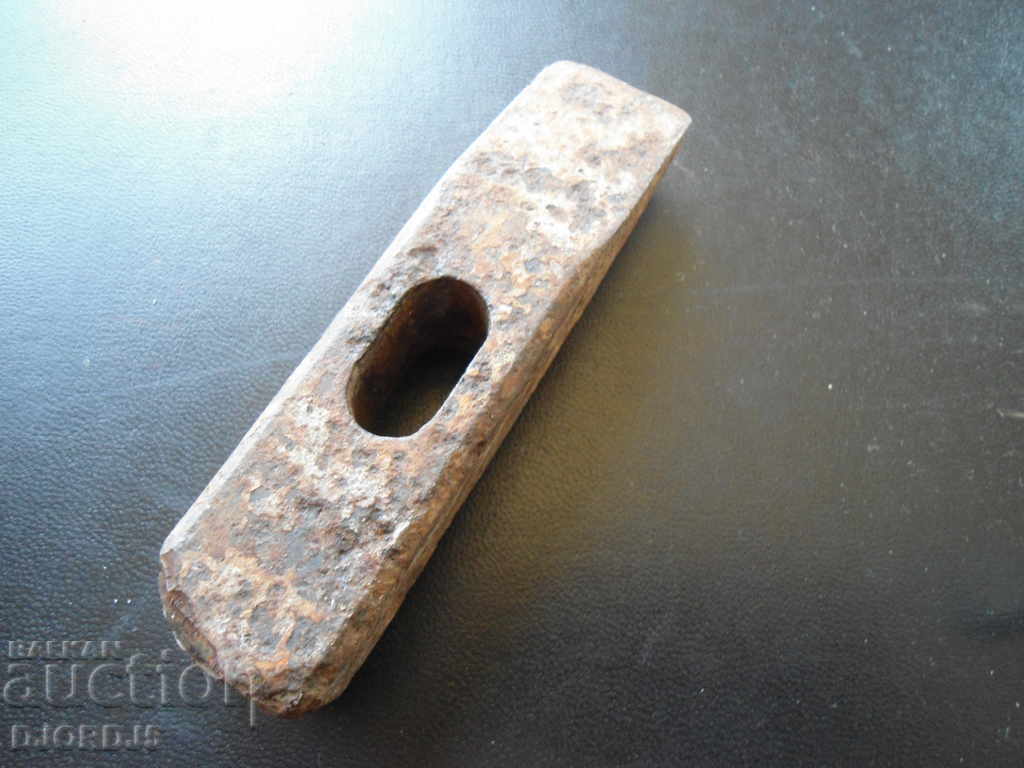 Auction  An old hammer
