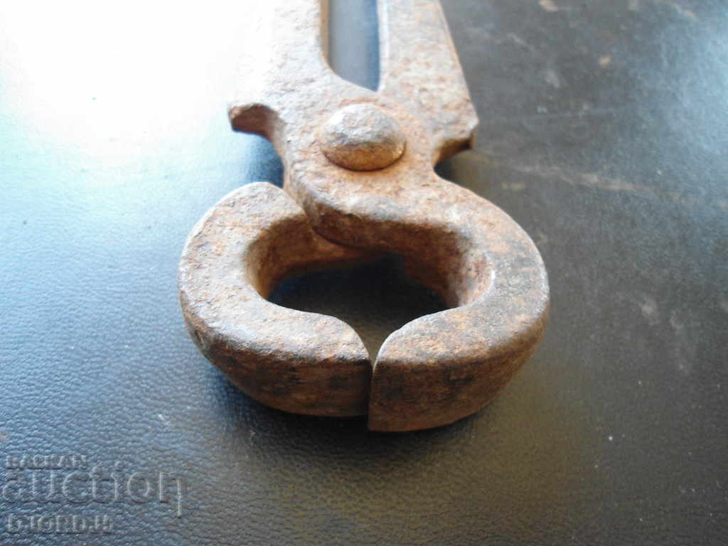 Delivery of Old pliers Delivery of Old pliers