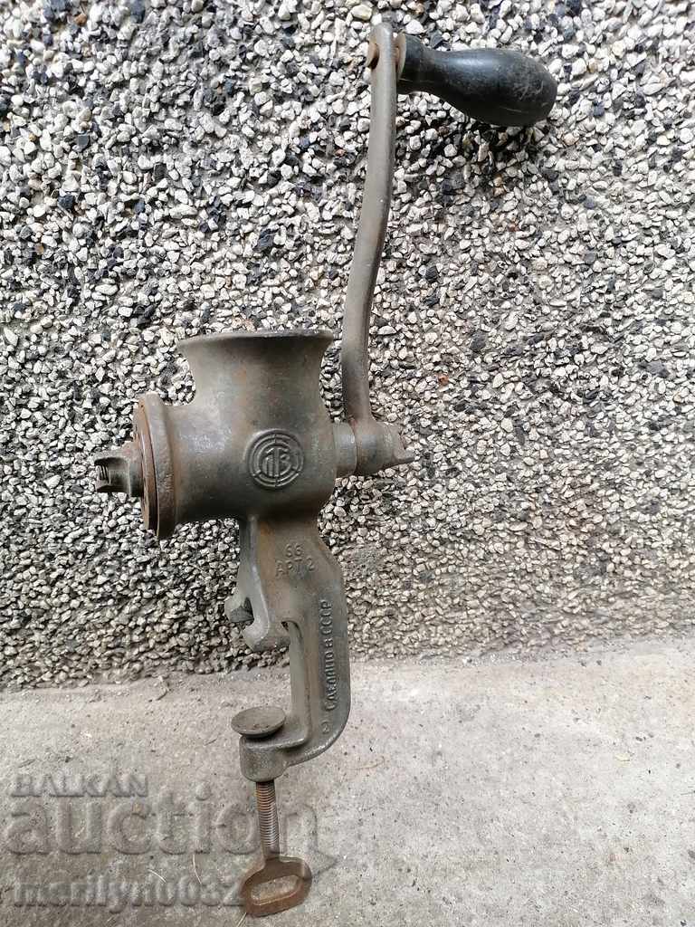 Παλιά μηχανή για να αλέσει την μηχανή κοπής κιμά με τιμή 49.00 BGN | € 25.05