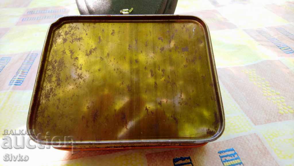 Auction Arno Loose factory box from 1886 Auction Arno Loose factory box from 1886