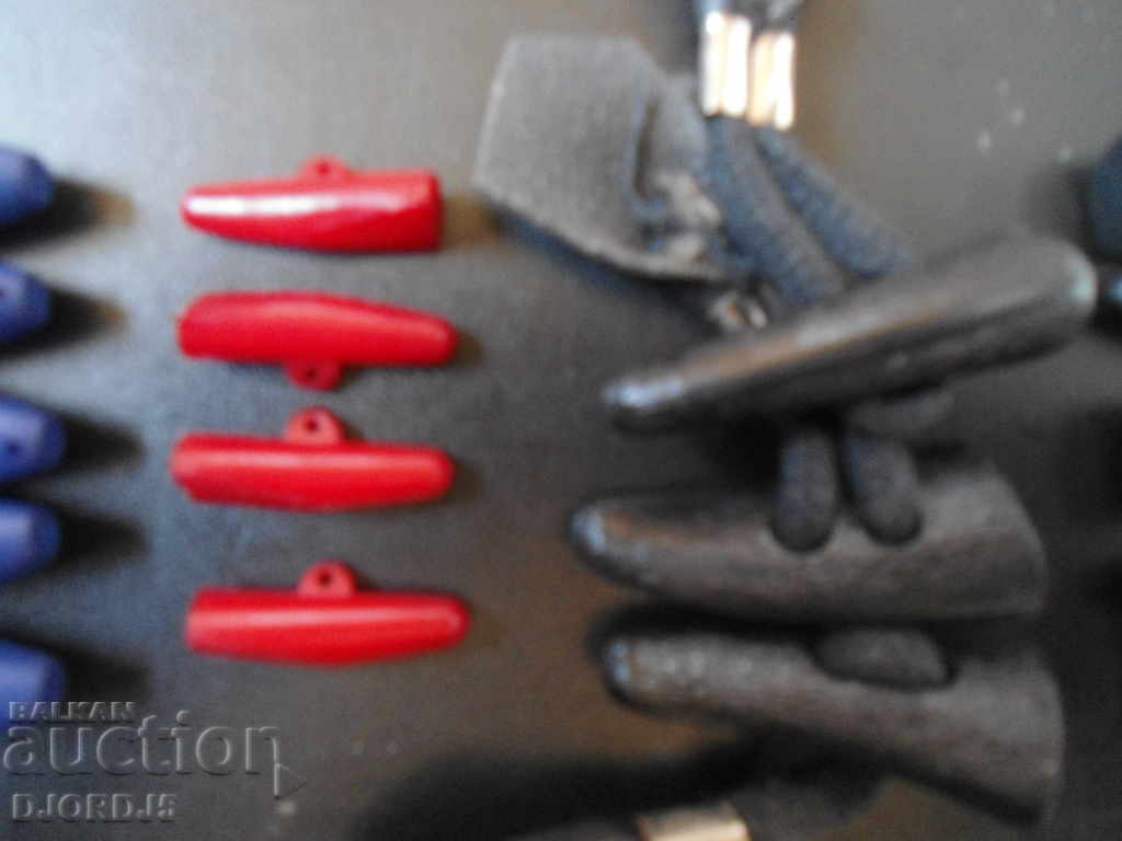 Auction Lot of old buttons Auction Lot of old buttons