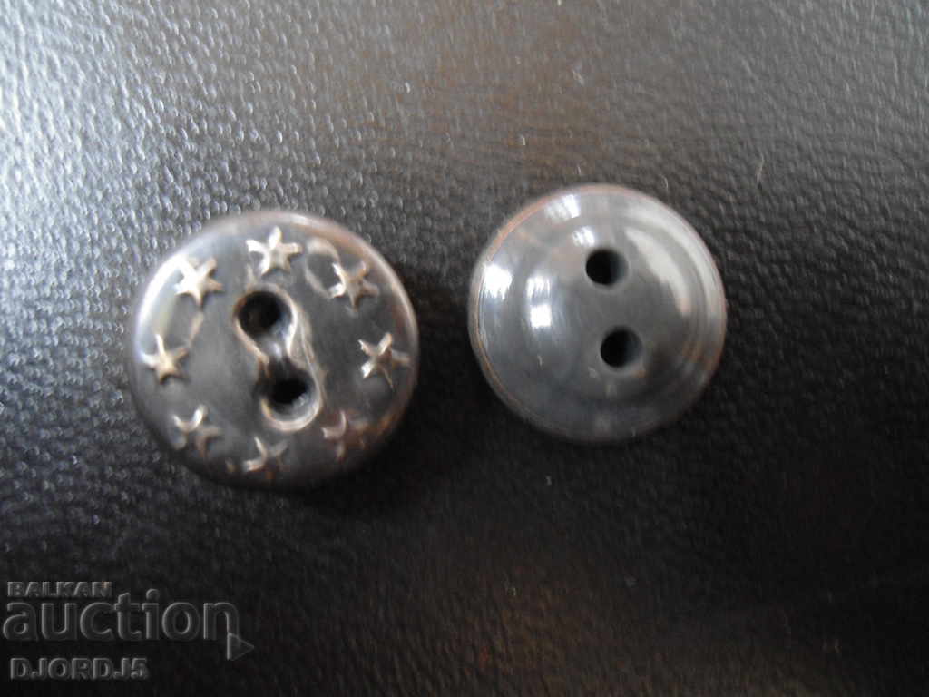 Delivery of Lot of old buttons Delivery of Lot of old buttons