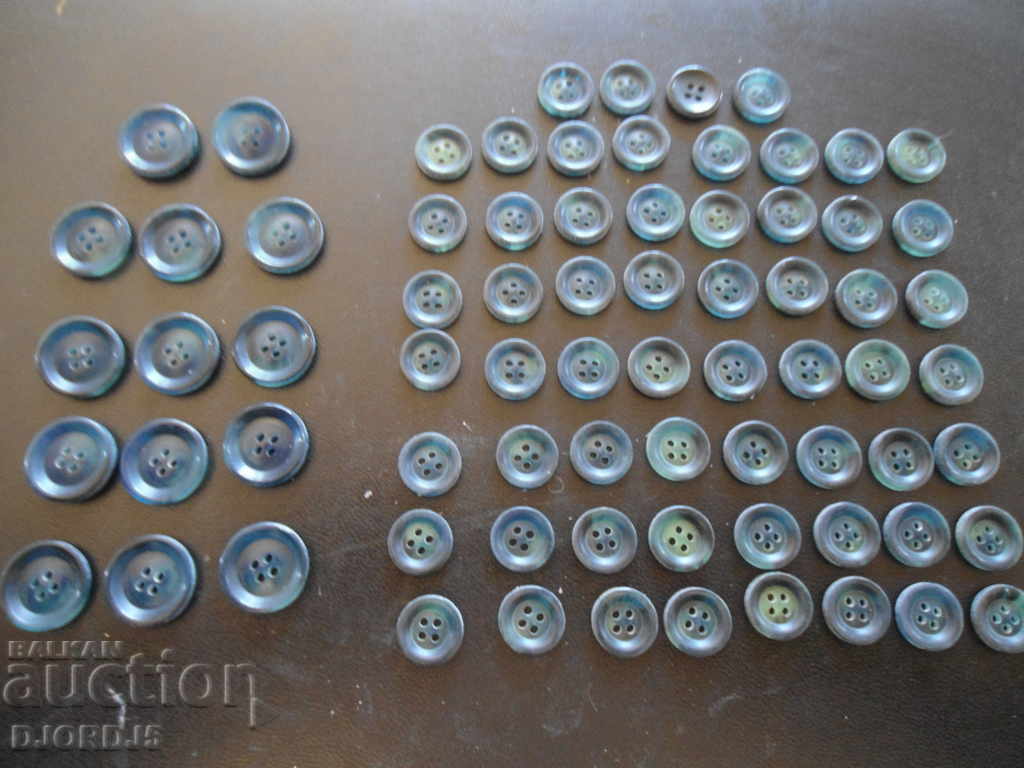 Lot of old buttons - 6