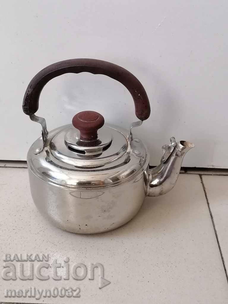 Auction Old teapot with bakelite handle Auction Old teapot with bakelite handle