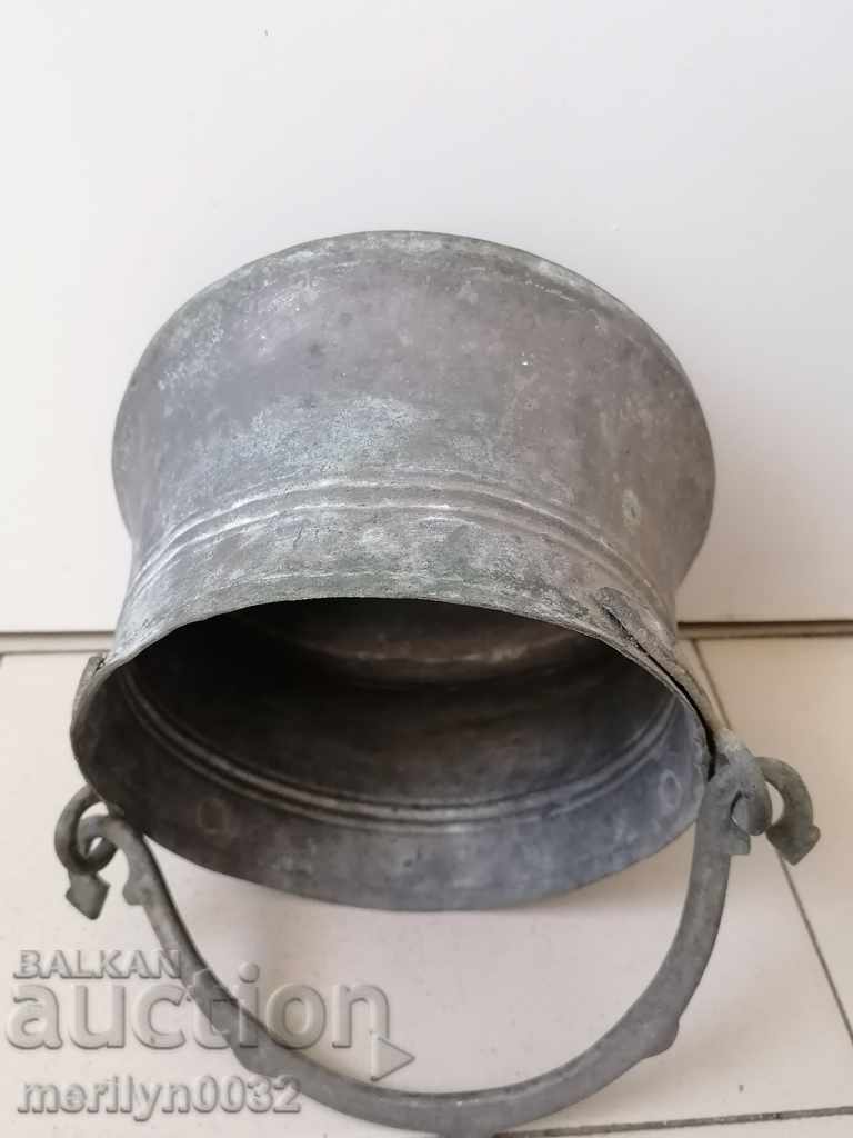 Auction Ancient men, boiler, baker, boiler Auction Ancient men, boiler, baker, boiler