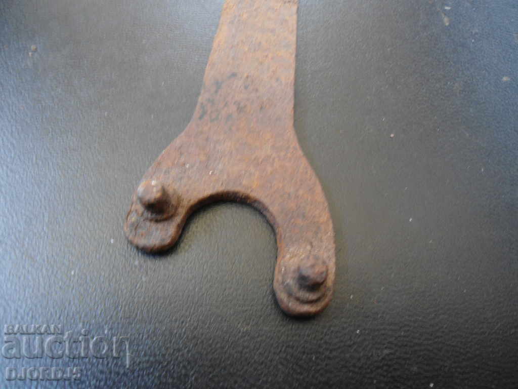 Old tool with price 2.00 BGN | € 1.02