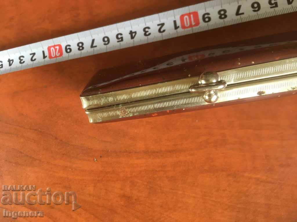 Licitație CASTĂ ȘI PAHARES ANTICHI DE LA SOCA Licitație CASTĂ ȘI PAHARES ANTICHI DE LA SOCA