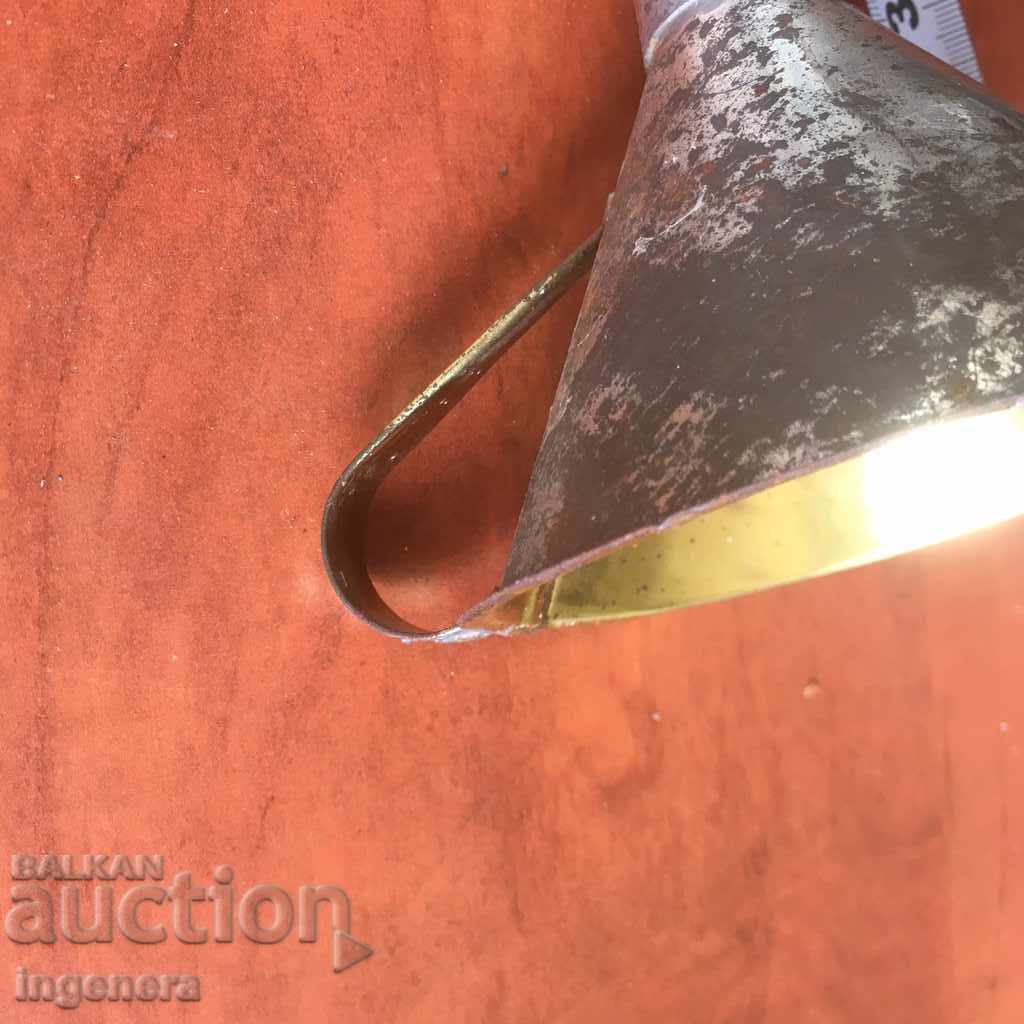 Licitație PÂLNIE METALICĂ REZISTENTĂ ANTICĂ Licitație PÂLNIE METALICĂ REZISTENTĂ ANTICĂ