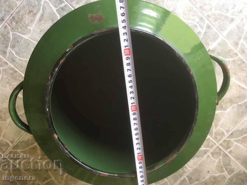 DISH ENAMELED WITH HUGE LID-50 LITERS FROM SOCA-1977 with price 26.00 BGN | € 13.29 DISH ENAMELED WITH HUGE LID-50 LITERS FROM SOCA-1977 with price 26.00 BGN | € 13.29
