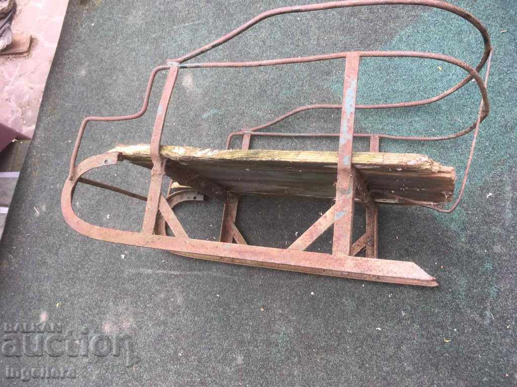 ШЕЙНА СТАРА ОТ СОЦА ЗДРАВА с цена 16.00 лв. | € 8.18 ШЕЙНА СТАРА ОТ СОЦА ЗДРАВА с цена 16.00 лв. | € 8.18