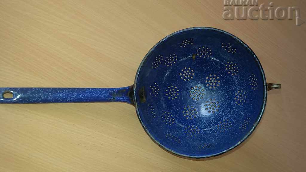 Delivery of Old enameled colander, enameled dish Delivery of Old enameled colander, enameled dish