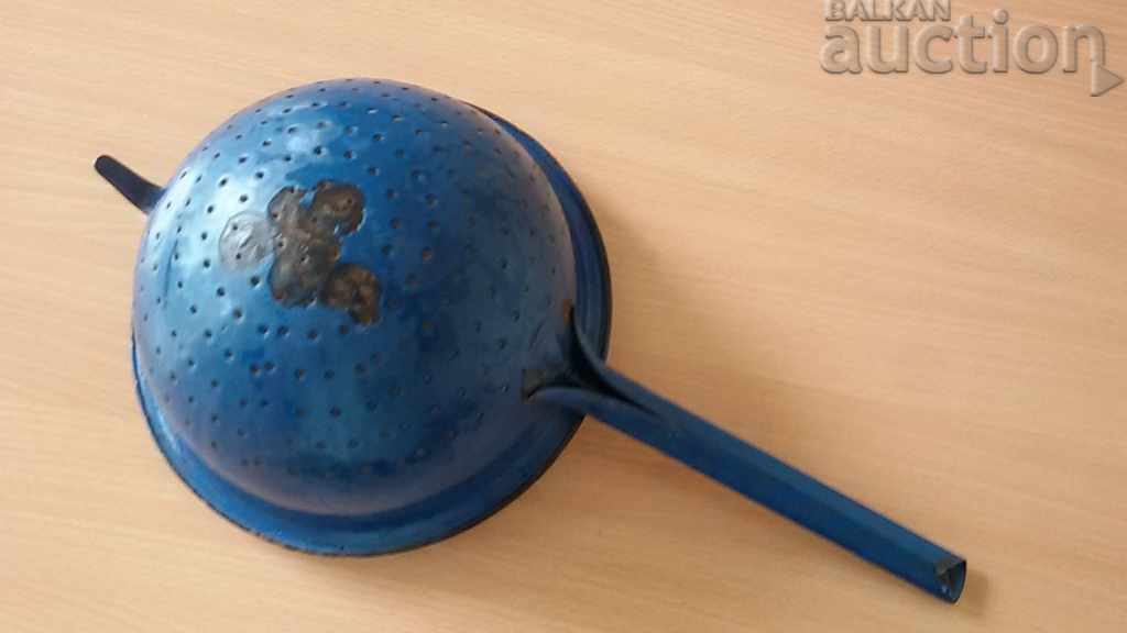 Delivery of Old enameled colander, enameled dish Delivery of Old enameled colander, enameled dish