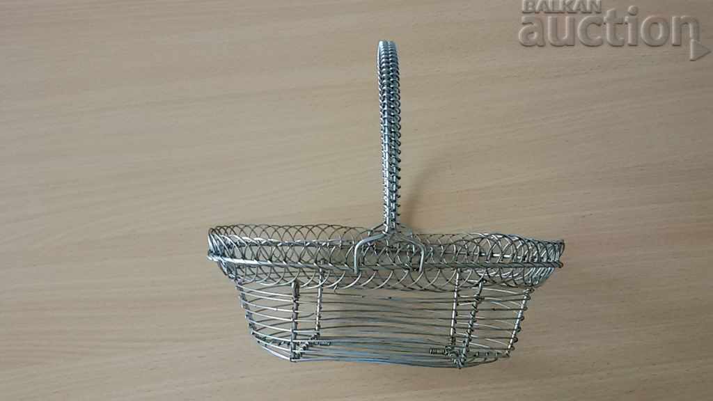 Delivery of antique wicker basket Delivery of antique wicker basket