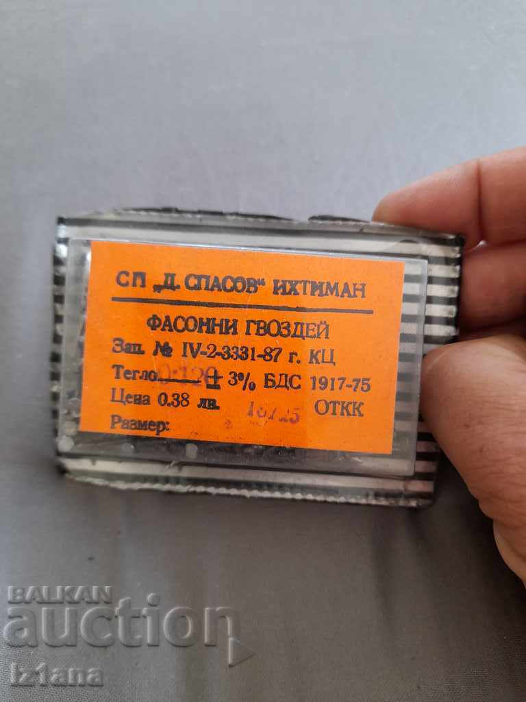 Old packaging, shaped nails, nails with price 18.00 BGN | € 9.20 Old packaging, shaped nails, nails with price 18.00 BGN | € 9.20