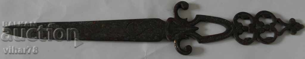 Licitație CUȚIT DE SCRISOARE