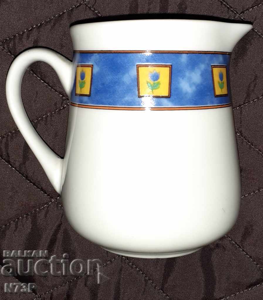 PORCELAIN TUB. MILK OR CREAM. with price 7.00 BGN | € 3.58 PORCELAIN TUB. MILK OR CREAM. with price 7.00 BGN | € 3.58