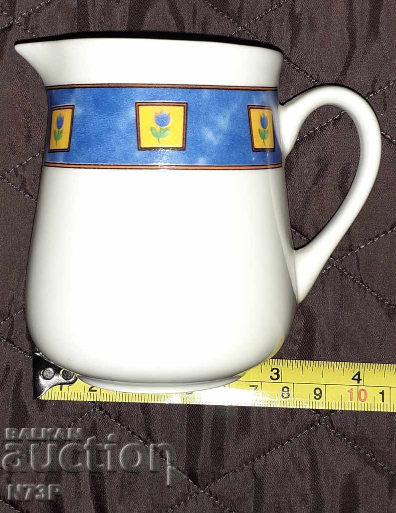 Delivery of PORCELAIN TUB. MILK OR CREAM. Delivery of PORCELAIN TUB. MILK OR CREAM.