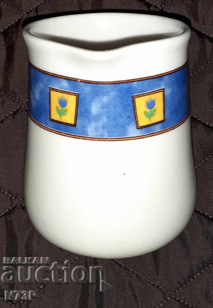 PORCELAIN TUB. MILK OR CREAM. - 5 PORCELAIN TUB. MILK OR CREAM. - 5