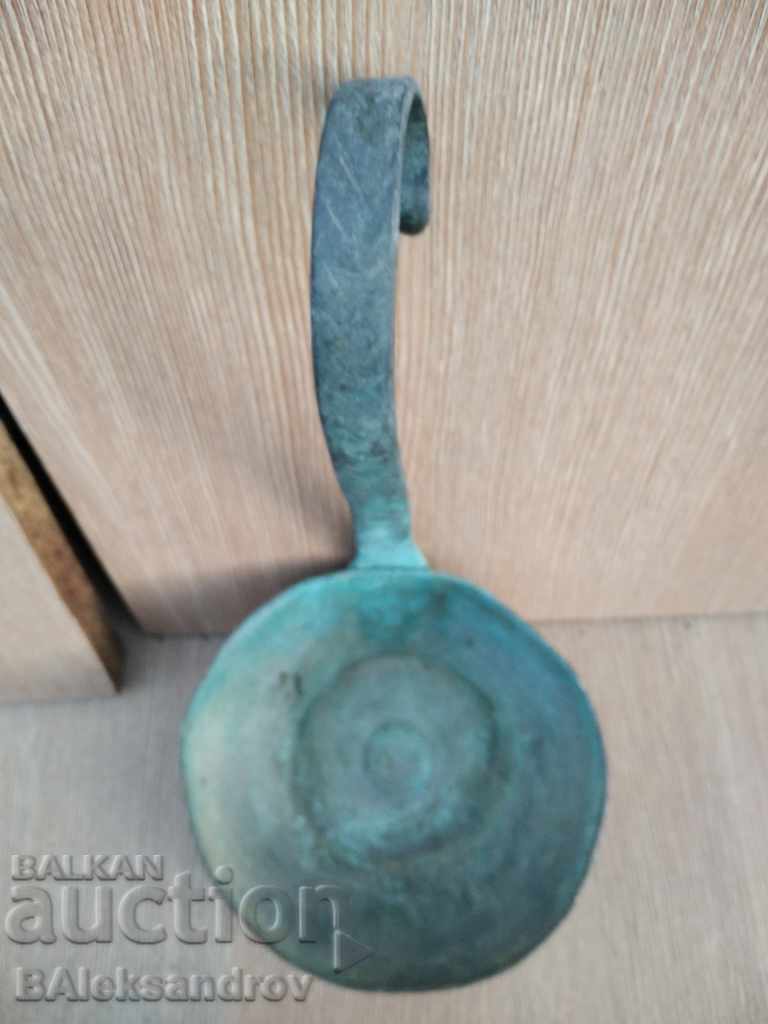 Oala de cupru Revival cu preț 42.00 BGN | € 21.47