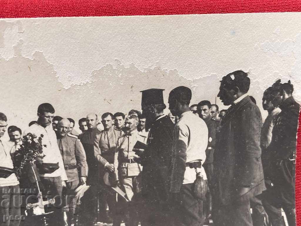 Ιερέας Στρατιωτική ταφή Ένας συντρόφιος σκοτώθηκε - 5 Ιερέας Στρατιωτική ταφή Ένας συντρόφιος σκοτώθηκε - 5