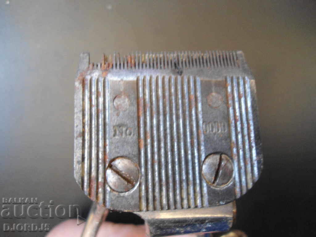 Old hair clipper, S. PEARSON & CO with price 3.00 BGN | € 1.53 Old hair clipper, S. PEARSON & CO with price 3.00 BGN | € 1.53