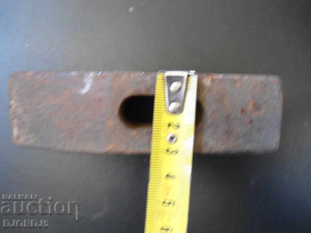 Auction  Old hammer, 0.750 kg