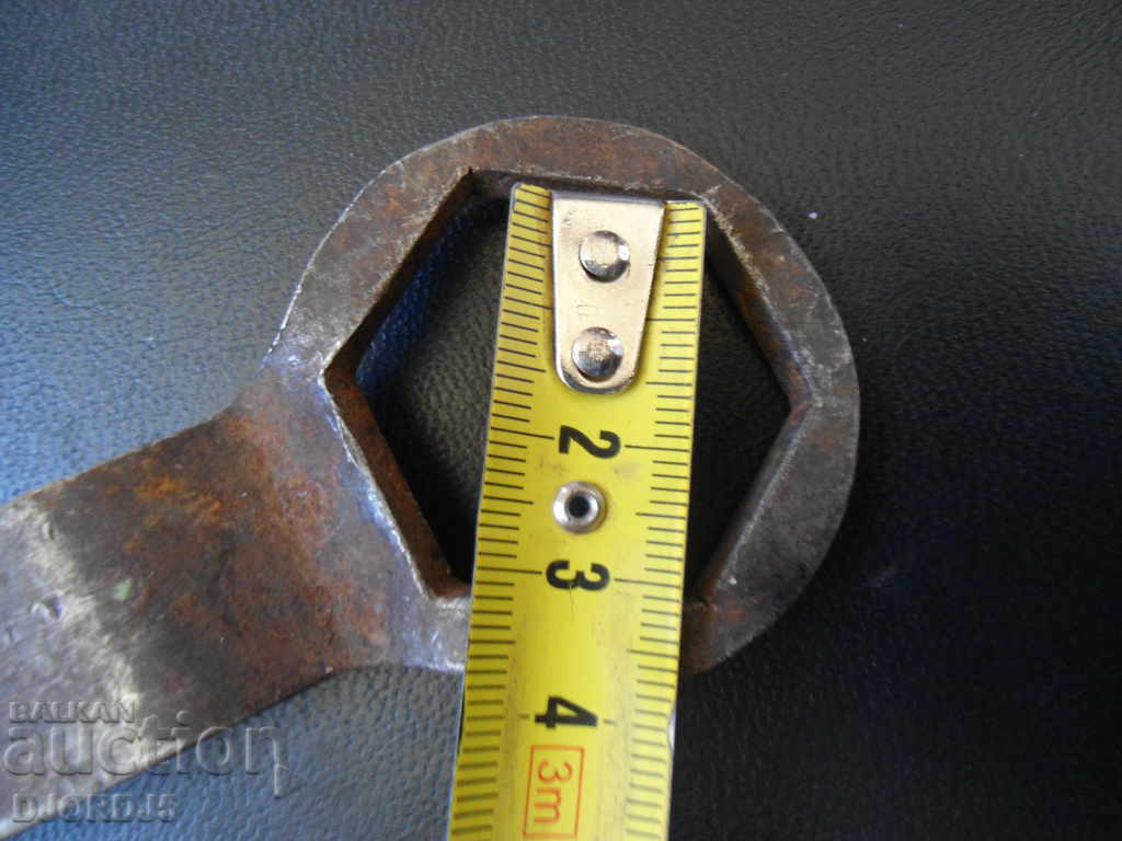 Auction Old specialized key Auction Old specialized key